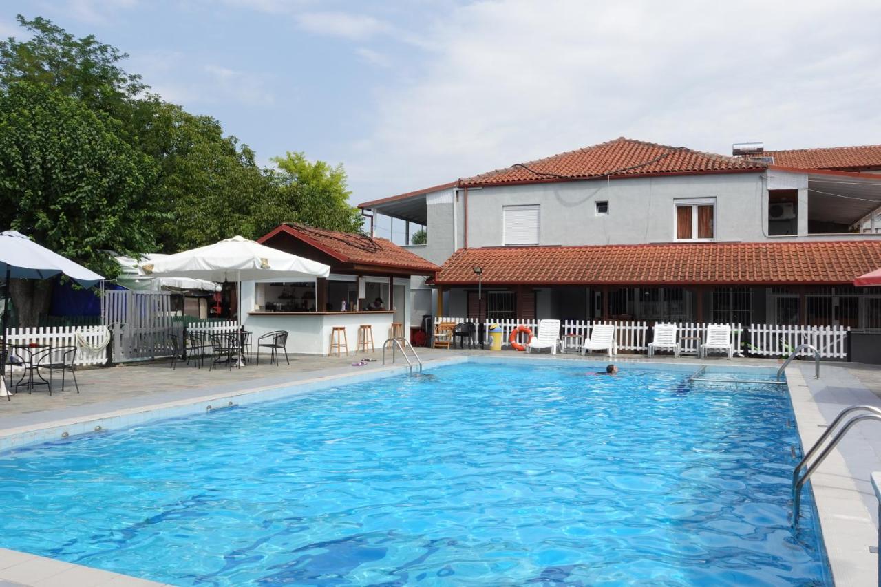 Camping Mitikas And Bungalows Plaka Litochorou Exterior photo