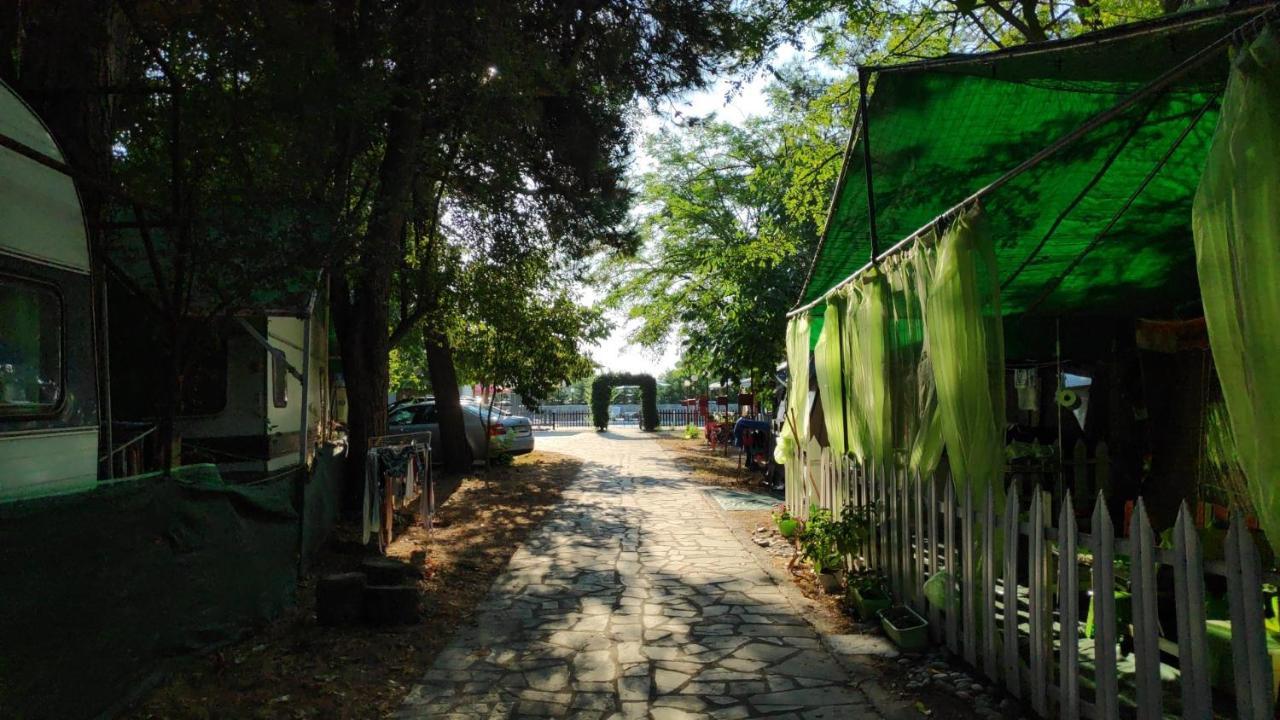 Camping Mitikas And Bungalows Plaka Litochorou Exterior photo